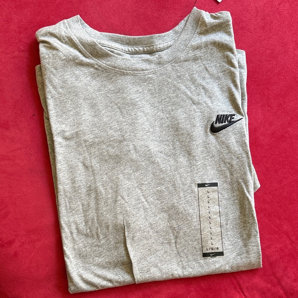 Nike Men's Heather Gray Tee
